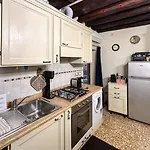 Historical Flat In Cannaregio, דירה ונציה
