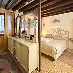 Historical Flat In Cannaregio, *