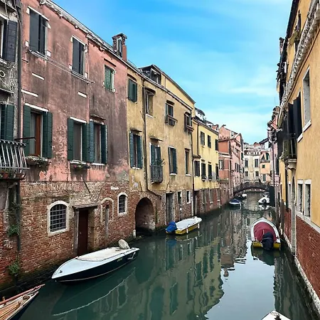 Apartament Historical Flat In Cannaregio, *