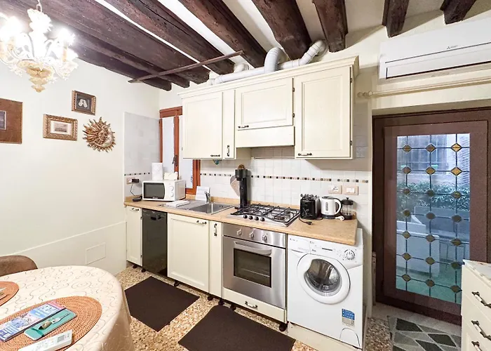 Historical Flat In Cannaregio,