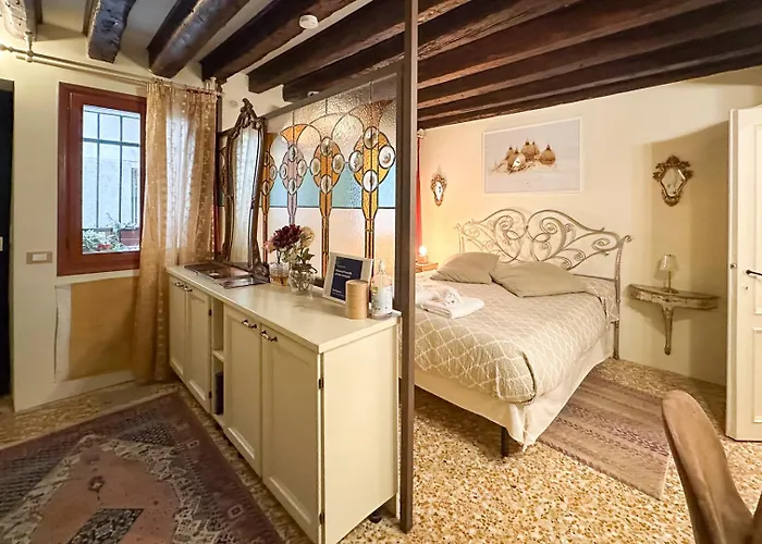 Historical Flat In Cannaregio, *
