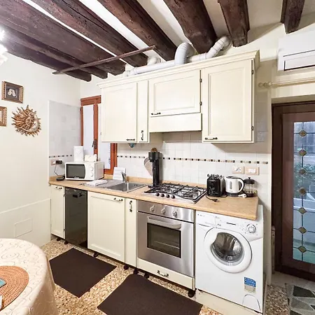 Historical Flat In Cannaregio,