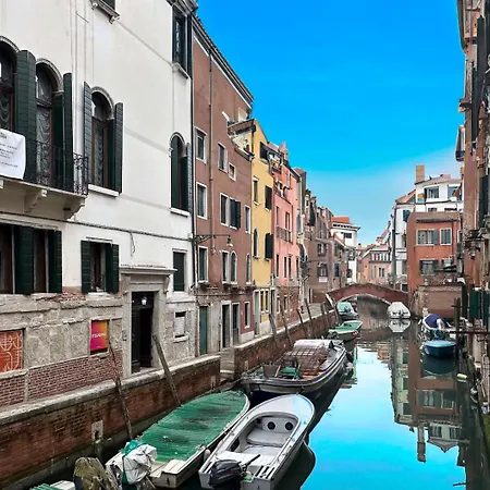 Historical Flat In Cannaregio, Apartmán