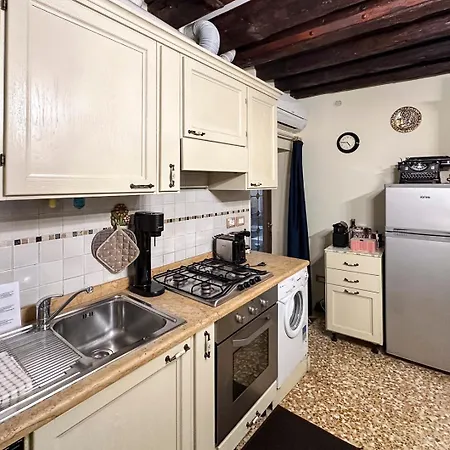 Historical Flat In Cannaregio, Apartmán Benátky